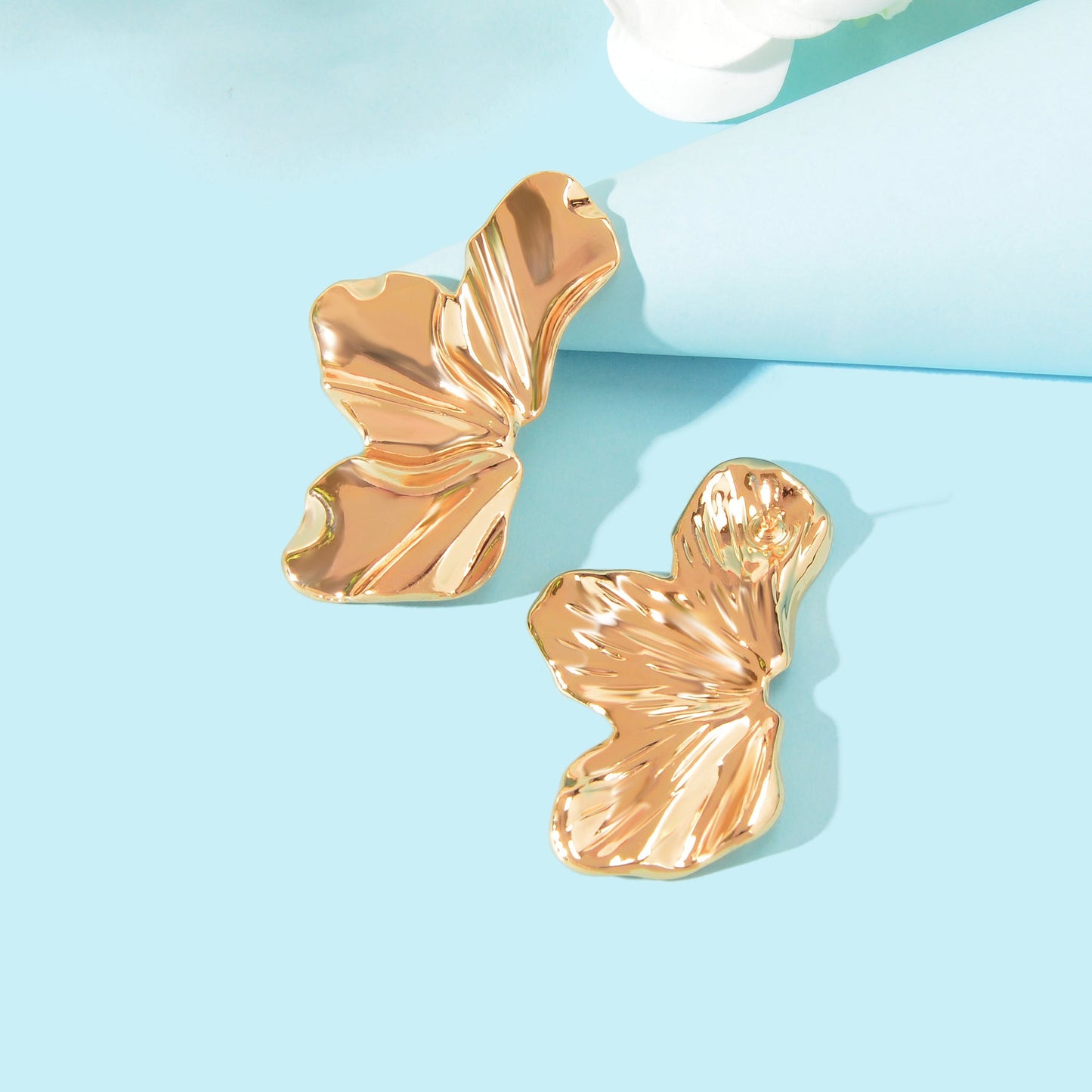 Stylish Golden Metal Geometric Irregular Leaf Stud Party Earrings for